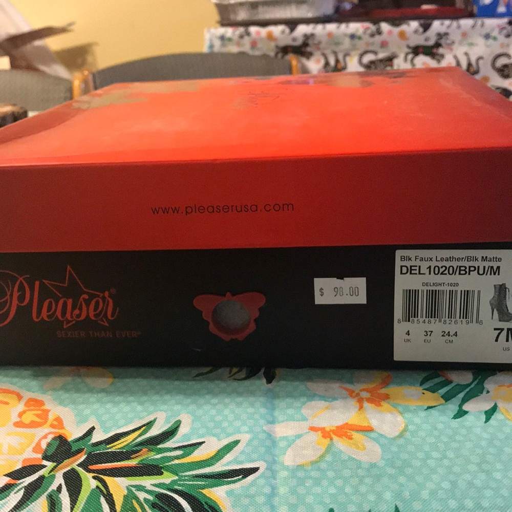 Pleaser boots size 7